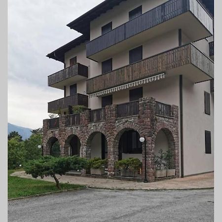 Appartamento Residence Castel Carlotta Levico Terme Luaran gambar